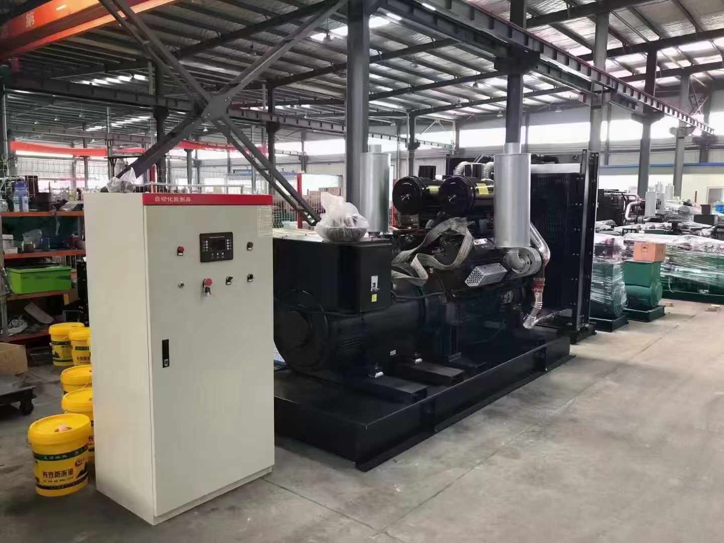 乃东柴油发电机运行时的噪音和振动水平如何？